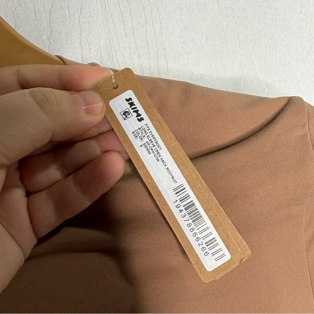 NWT Skims fits everybody long sleeve Crewneck bodysuit size small Sienna - Picture 9 of 11